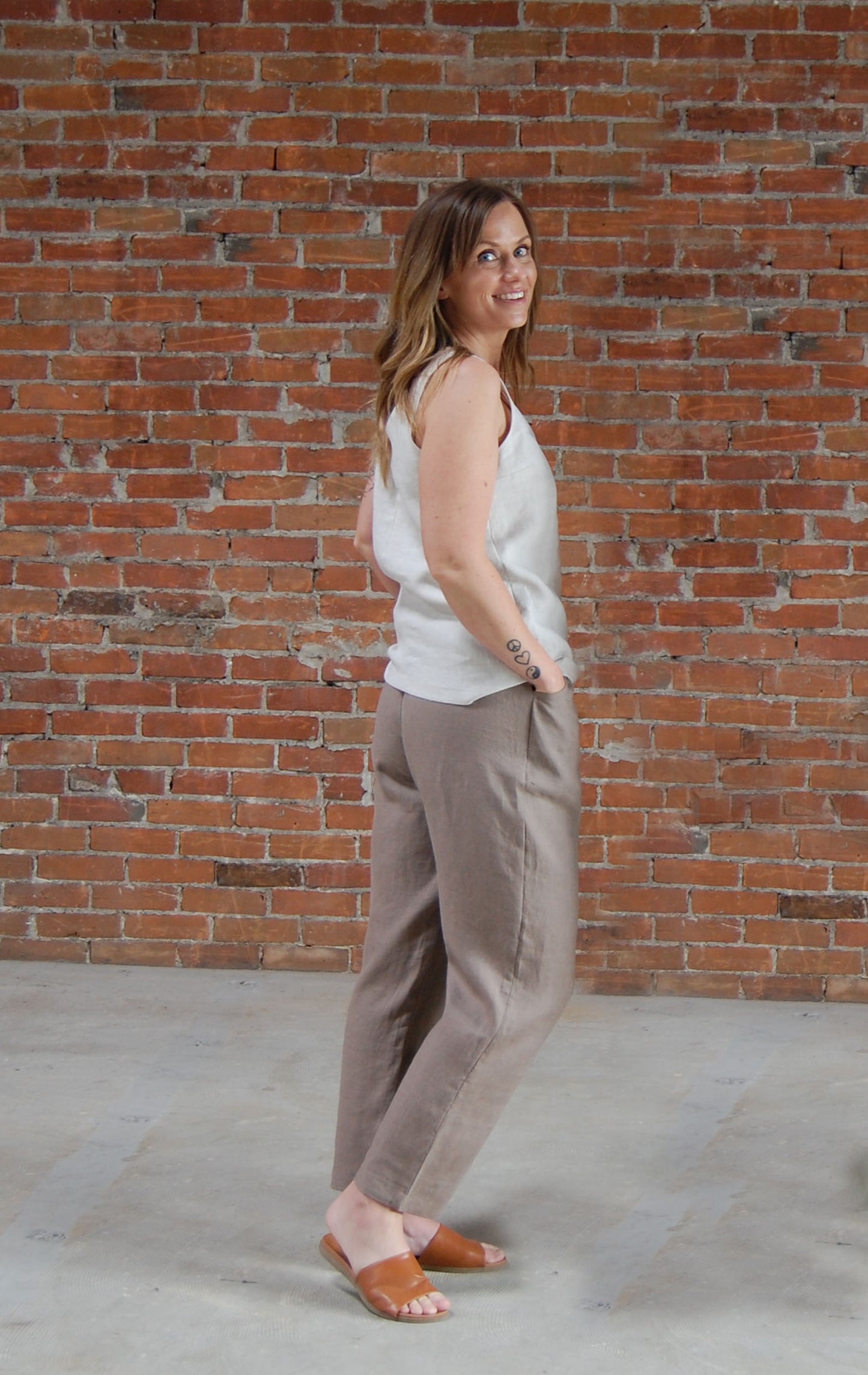 Everly Linen Narrow Leg Pants