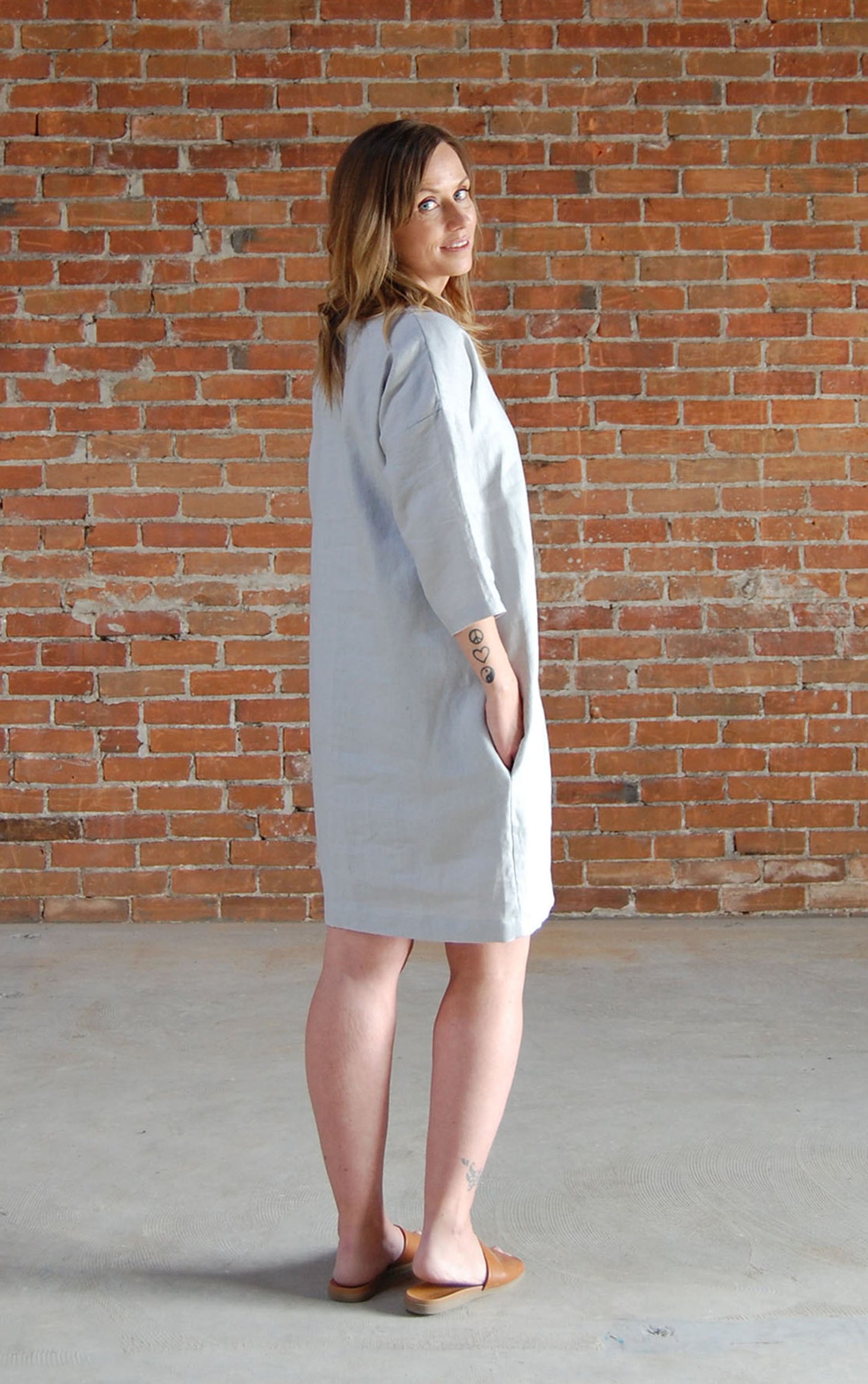 Phoebe Linen V-Neck 3/4 Sleeve Dress