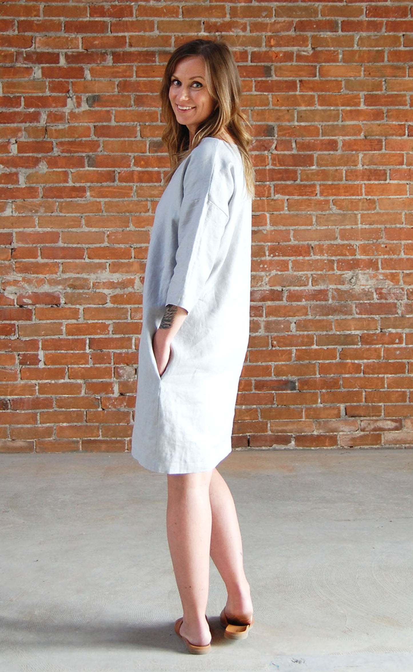 Phoebe Linen V-Neck 3/4 Sleeve Dress