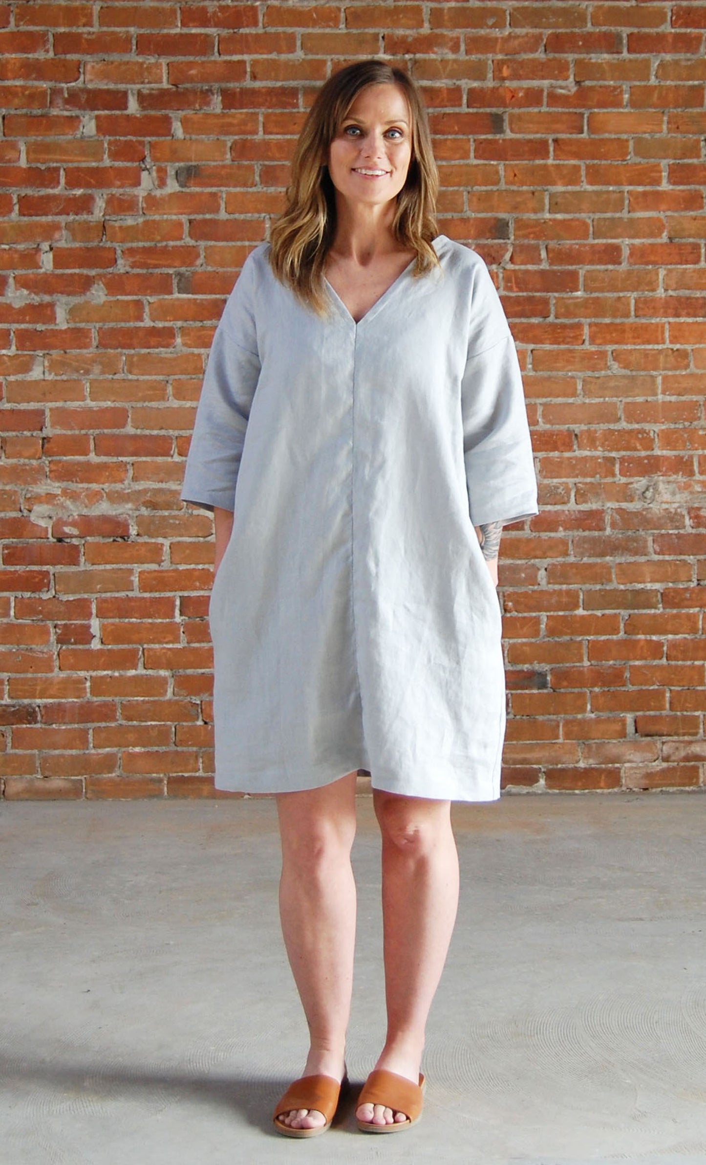 Phoebe Linen V-Neck 3/4 Sleeve Dress