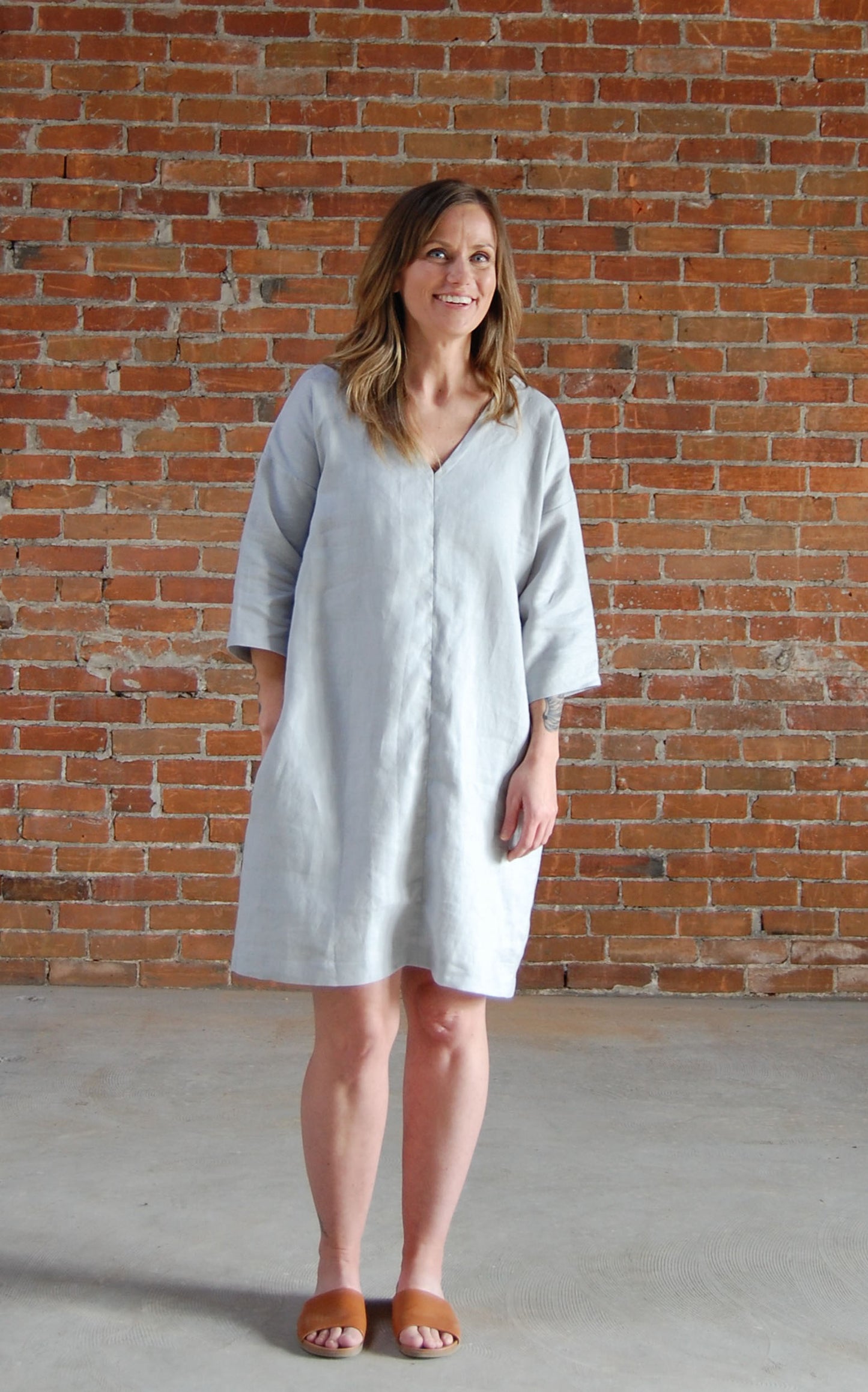 Phoebe Linen V-Neck 3/4 Sleeve Dress